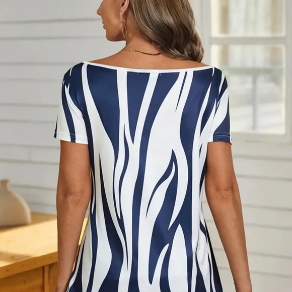 NWT !! Casual Summer Short Sleeve Striped Knit Top 💖💖 - Picture 15 of 16